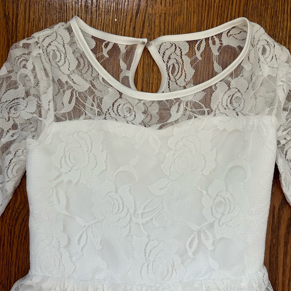 Lace off-white dress, sweet heart neck line w/ lining - Picture 5 of 9